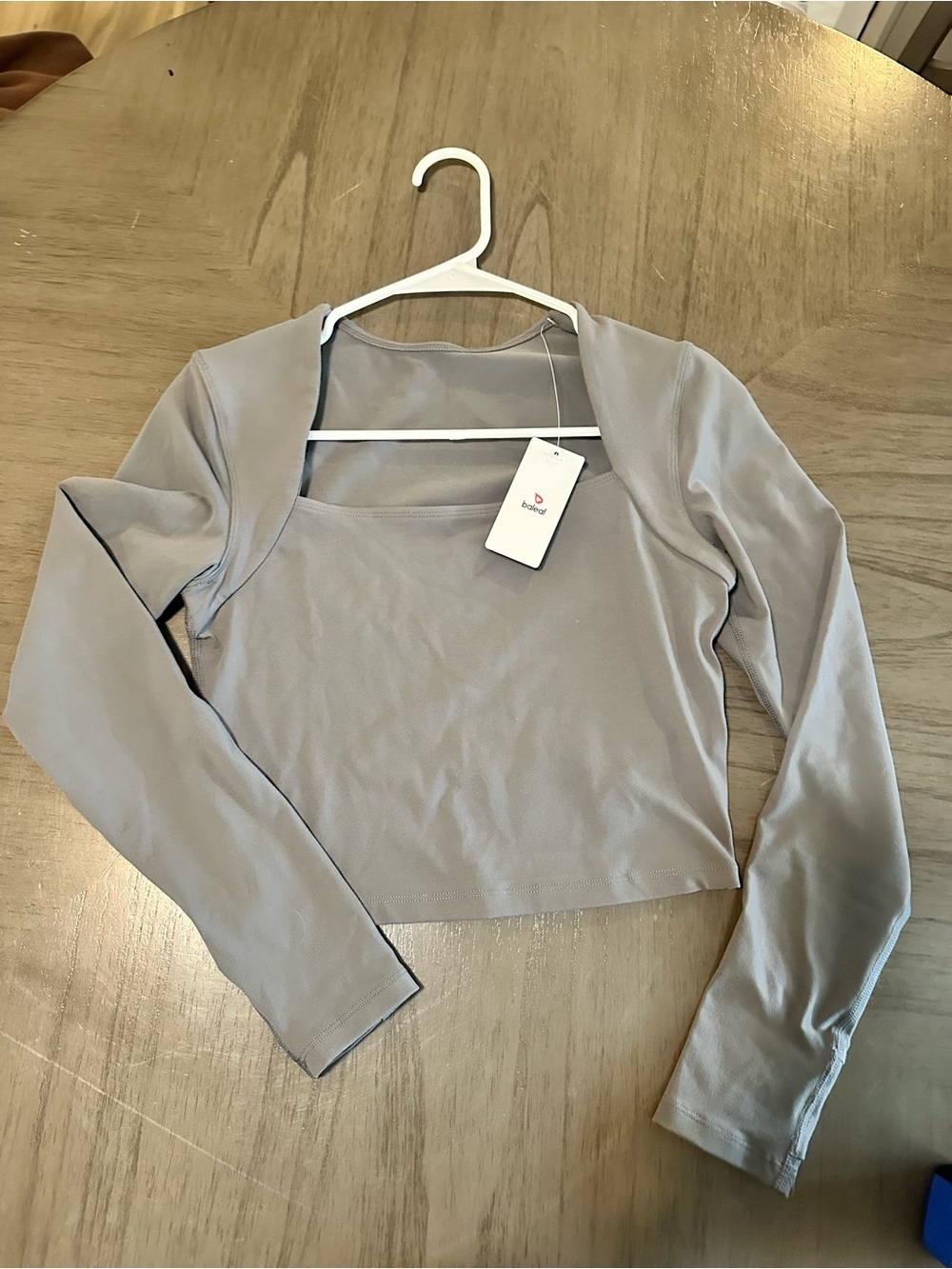 Baleaf Light Gray Long Sleeve Cropped Top